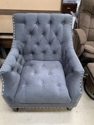 Of course, the perfect accent chair for a wow factor!