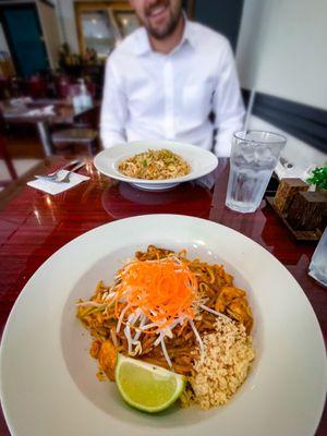 Chicken Pad Thai Cafe Lunch & Chicken Thai Fried Rice Lunch 5/5