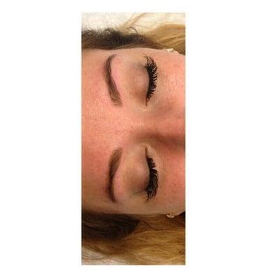 A lash touch up and brow sculpt