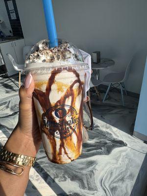 Salted caramel Oreo shake delicious