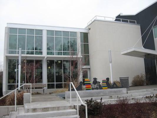 This glassy area is the south end of the library, and this entry court is what you first see.