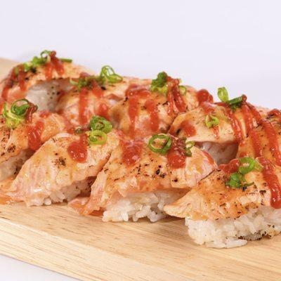 Spicy Seared Salmon Sushi 10pcs