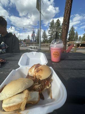 Pulled pork sliders