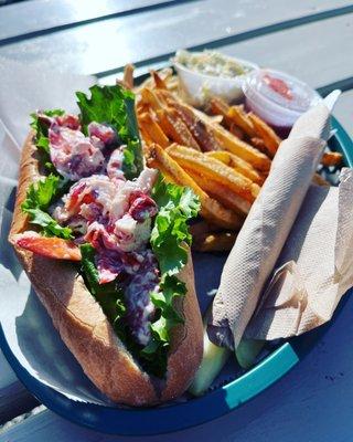 Lobster roll w/fries, slaw, and pickle