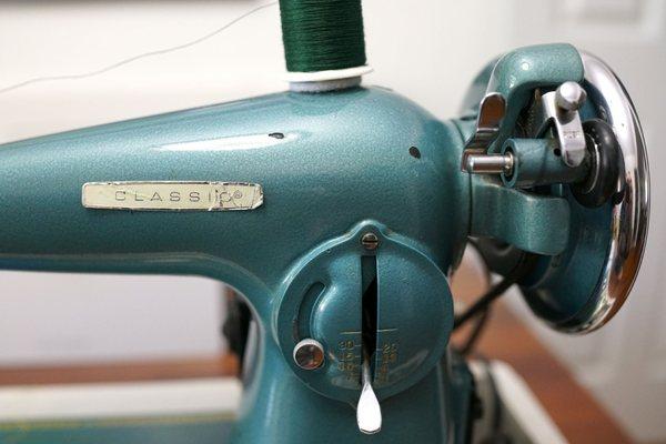 D & R Sewing Center.  San Jose Blvd, Jacksonville, FL.  Deluxe Classic detail.