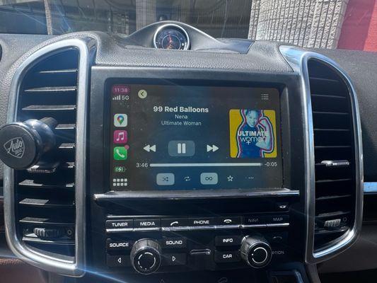 2016 Porsche Cayenne pcm3 Apple CarPlay added to factory screen