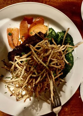 Steak frites with crispy fries