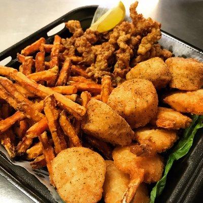 Build a box! With sea scallops, shrimp and clam strips