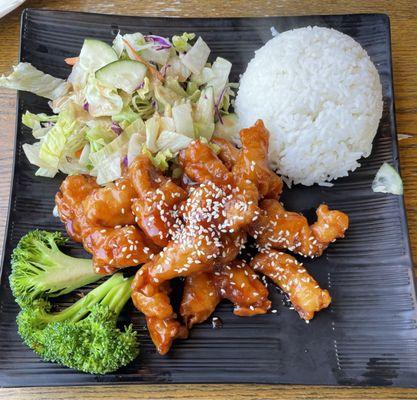 Sesame Chicken Lunch Special ($15.95)