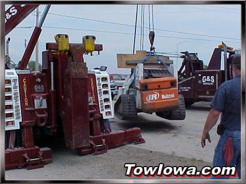 G & S Towing Service, Inc 4100 E 16th St  Des Moines, IA 50313  - Towing - Local & Long Distance - Lock Out - Wheel Lifts - F...