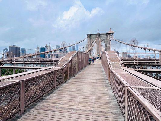 Views from the Brooklyn Bridge in New York