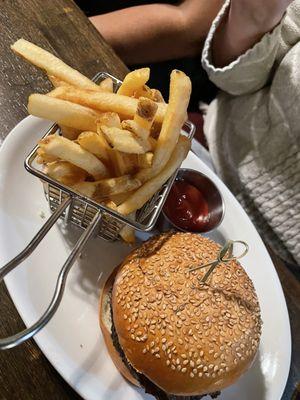 Burger & fries $18