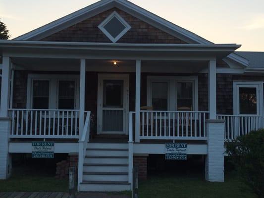 Dads Retreat 3BR/2 bath cottage with 3 porches & a deck