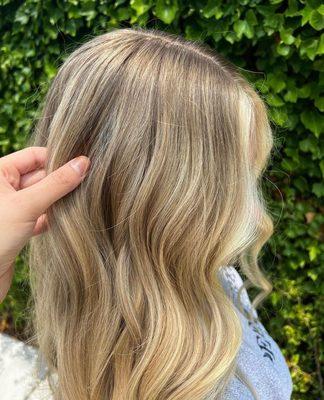 Money piece, soft blonde balayage