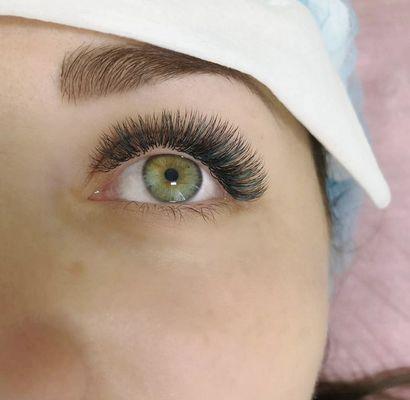 Light volume lash extensions