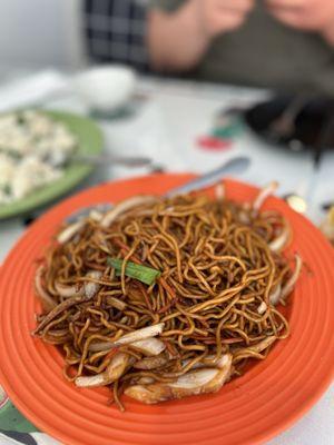 Soy sauce Fried Noodle and Bean Sprout with Soy Sauce