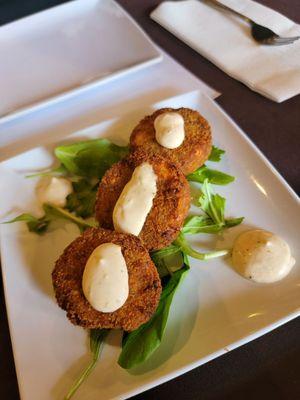 Salmon cakes! Yummmmmy!