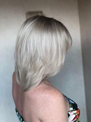 Cool tone blonde by Rachel