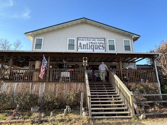 Bear's Valley Antiques - Wear's Valley, TN