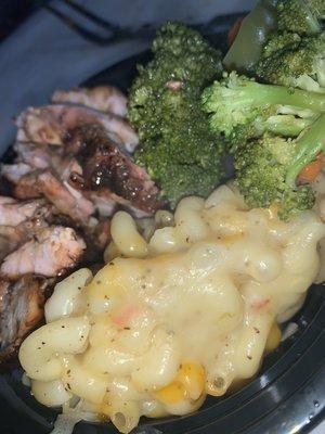 Grilled chicken, cheesy Mac, and mixed veggies