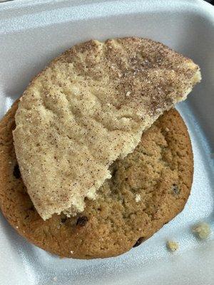 Soft snickerdoodle & chocolate chip cookie 9/10!