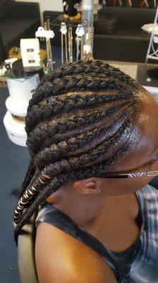 Cornrows,feedinbraids