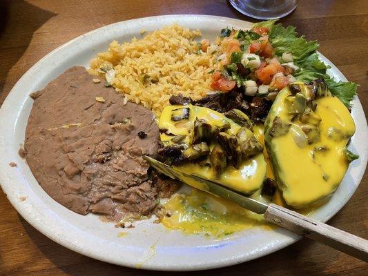 Stuffed Avocado with Beef