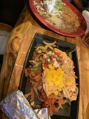 Salmon fajita