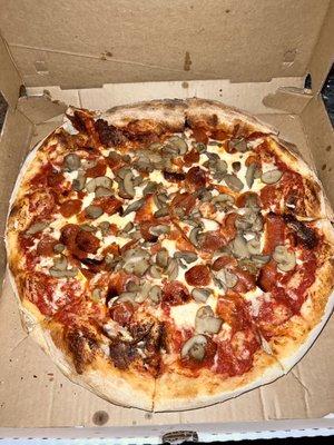 Double dough pizza / mushrooms & pepperoni