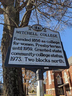 Mitchell College historical marker, Statesville