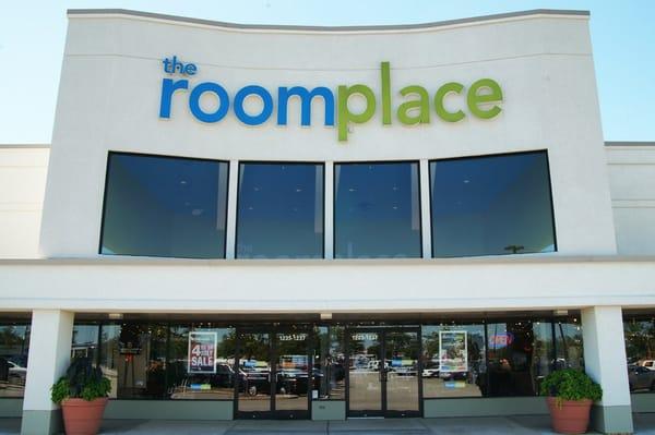 The RoomPlace in Schaumburg, IL has great prices on sectional sofas, bedroom furniture, dining rooms and kids bedrooms.