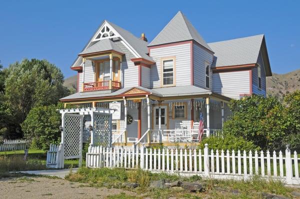 Greyhouse Inn Bed and Breakfast