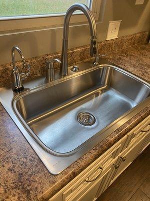 Move out kitchen sink cleaning and polish