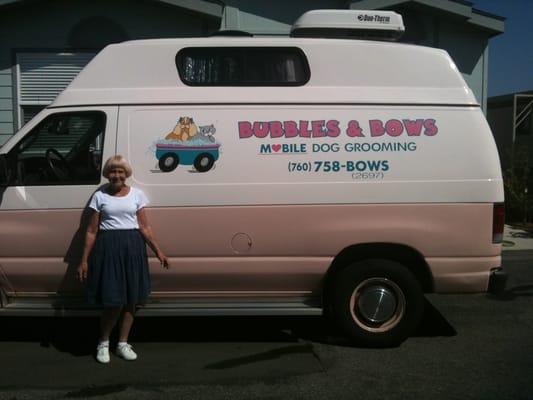 BUBBLES & BOWS -- (760) 758-2607