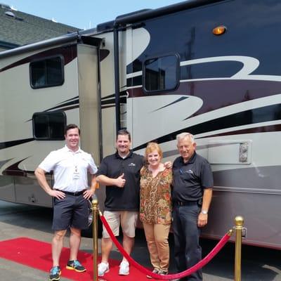 Nate, Jeff, Charlotte and Art with my new baby. 2008 Tiffin Allegro Open Road. I named her American Honey.