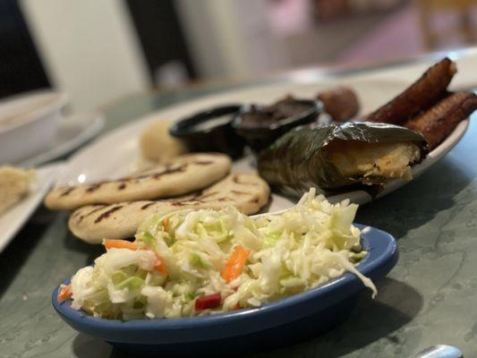 Cuscatlan Comida Salvadoreña