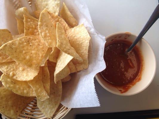 Crispy chips and salsa