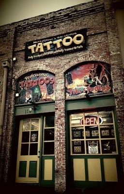 The new Dave's Tiki Studios!!! Professional Tattoos by davidbarrytattoos.com