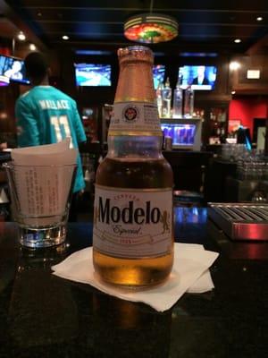 Modelo and appetizers.