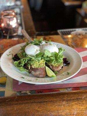 Bistro avocado toast