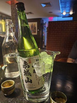 Akagisan Sake - Kanpai! Cheers!