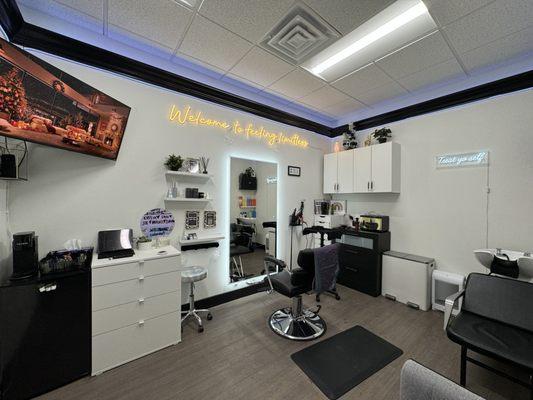 Hairglowz Studio