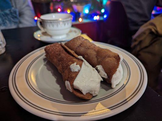 Trattoria menu cannoli