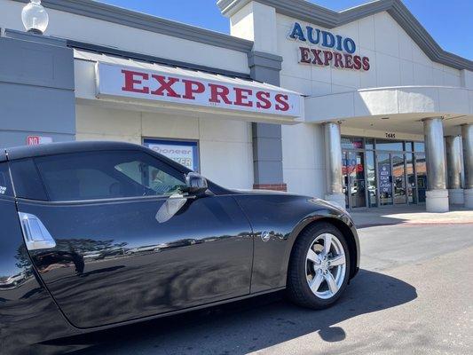 370Z sound deadener install!!!