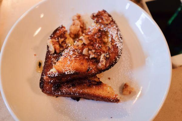 Went here for brunch. Best French toast in NYC, crispy outside+tender inside