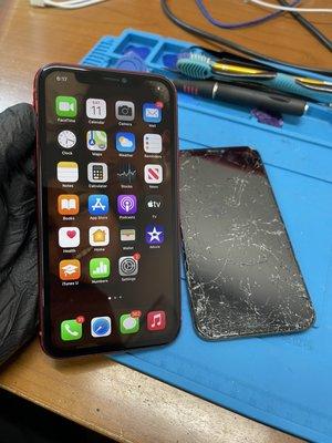 iPhone 11 screen repair done in less than 45min