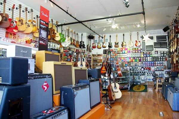 Twin Town Guitars 3400 Lyndale Ave S Minneapolis, MN 55408 (612) 822-3334 twintown.com Musical Instrument Store