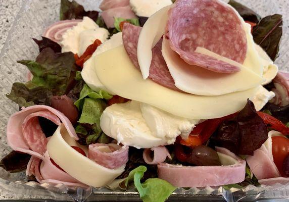 Antipasto Salad to go!