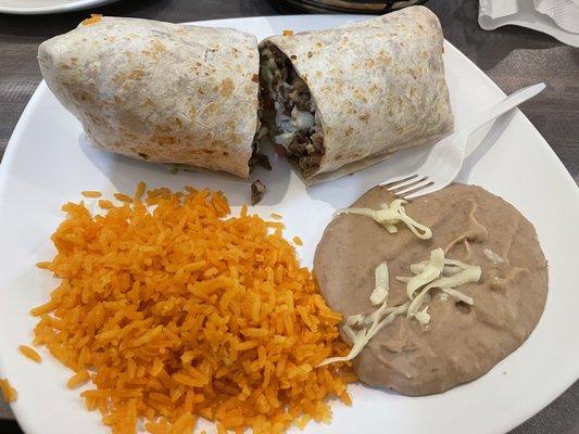 They need to take super burrito off the menu it's just average size, they do use good steak though.