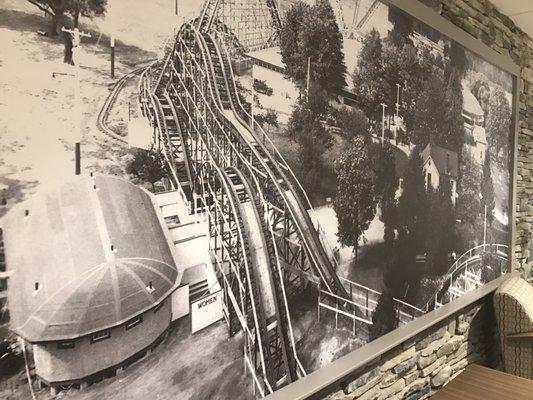 Ford did a really cool thing by focusing on the late Geauga Lake amusement park. If you look closely, you can see classic ol skol Ford cars!